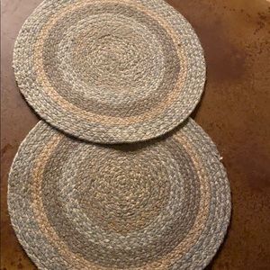 2 place mats